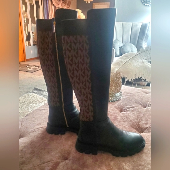 Michael Kors Ridley Boot - Picture 2 of 11